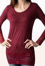 Carica l'immagine nel visualizzatore di Gallery, Maxi maglia girocollo, fondo in modal e maniche con pizzo comfort, 92% modal, 8% elastomero - IntimoCamy