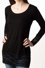 Carica l'immagine nel visualizzatore di Gallery, Maxi maglia girocollo, fondo in modal e maniche con pizzo comfort, 92% modal, 8% elastomero - IntimoCamy