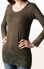 Carica l'immagine nel visualizzatore di Gallery, Maxi maglia girocollo, fondo in modal e maniche con pizzo comfort, 92% modal, 8% elastomero - IntimoCamy