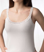 Carica l'immagine nel visualizzatore di Gallery, Top donna comfort in modal con spalline, fondo in pizzo, 92% modal, 8% elastomero - IntimoCamy