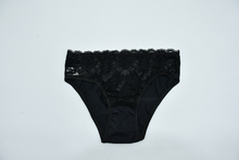 Carica l'immagine nel visualizzatore di Gallery, Slip donna mini con parte anteriore in pizzo 80% poly 20% elastomero - IntimoCamy