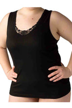 Carica l'immagine nel visualizzatore di Gallery, Camiciola donna spalla larga, 100% cotone, inserto pizzo macramè - IntimoCamy