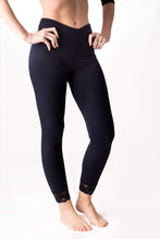 Carica l'immagine nel visualizzatore di Gallery, Leggings in modal con balza in pizzo sul fondo 92% modal 8% elastomero - IntimoCamy