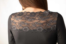 Carica l'immagine nel visualizzatore di Gallery, Maglia manica lunga modal con scollo a barchetta in pizzo 92% modal 8% elastomero - IntimoCamy