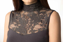 Carica l'immagine nel visualizzatore di Gallery, Maglia Lupetto in modal smanicato carrè in pizzo 92% modal 8% elastomero - IntimoCamy