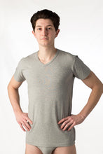 Carica l'immagine nel visualizzatore di Gallery, T-shirt uomo scollo a V 90% cotone 10% elastomero - IntimoCamy