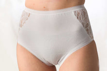 Carica l'immagine nel visualizzatore di Gallery, Coulotte donna , pizzo elasticizzato sul fianco ,90% cotone 10% elastomero - IntimoCamy