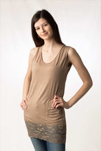 Carica l'immagine nel visualizzatore di Gallery, Maxi maglia spalla larga con fondo in pizzo, 92% modal, 8% elastomero - IntimoCamy