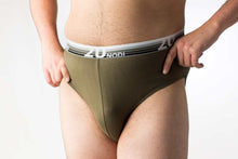 Carica l'immagine nel visualizzatore di Gallery, Slip uomo elastico parlato, 90% cotone, 10% elastomero confezione da 3 pezzi - IntimoCamy