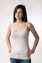 Carica l'immagine nel visualizzatore di Gallery, Top donna in modal con spalline, fondo in pizzo, 92% modal, 8% elastomero - IntimoCamy
