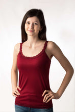 Carica l'immagine nel visualizzatore di Gallery, Top donna in modal con spalline, fondo in pizzo, 92% modal, 8% elastomero - IntimoCamy