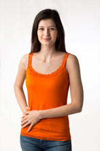 Carica l'immagine nel visualizzatore di Gallery, Top donna in modal con spalline, fondo in pizzo, 92% modal, 8% elastomero - IntimoCamy