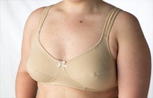 Carica l&#39;immagine nel visualizzatore di Gallery, Reggiseno in tessuto elasticizzato, 50% cotone, 42 poly, 8% elastomero - IntimoCamy
