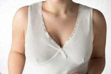 Carica l&#39;immagine nel visualizzatore di Gallery, Camiciola donna spalla larga  lana/cotone con reggiseno bordo pizzo - IntimoCamy
